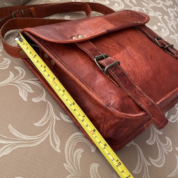 ๐ธ SOLD SOLD SOLD SOLD SOLD GENUINE LEATHER CROSSBODY BAG - Picture 7 of 8